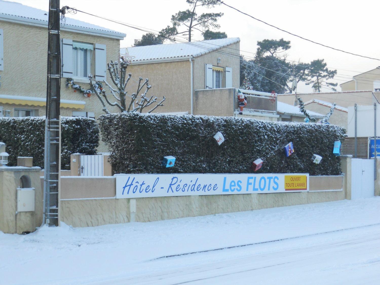 Hotel Residence Les Flots Saint-Palais-sur-Mer Exteriör bild