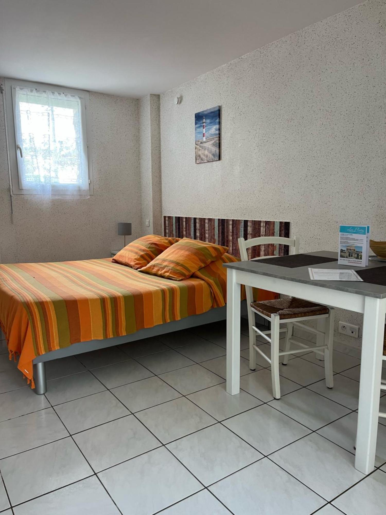 Hotel Residence Les Flots Saint-Palais-sur-Mer Exteriör bild